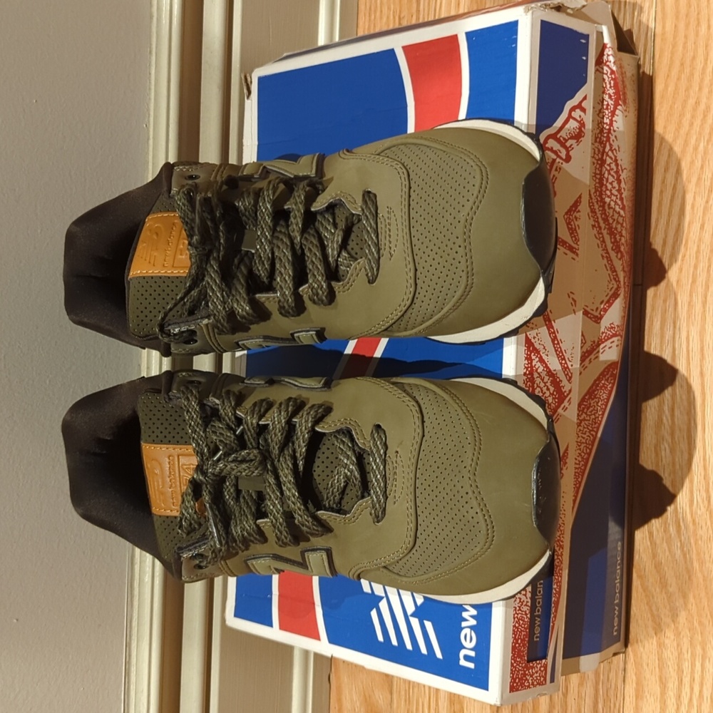 BNIB New Balance 574 Classics Military Triumph Green